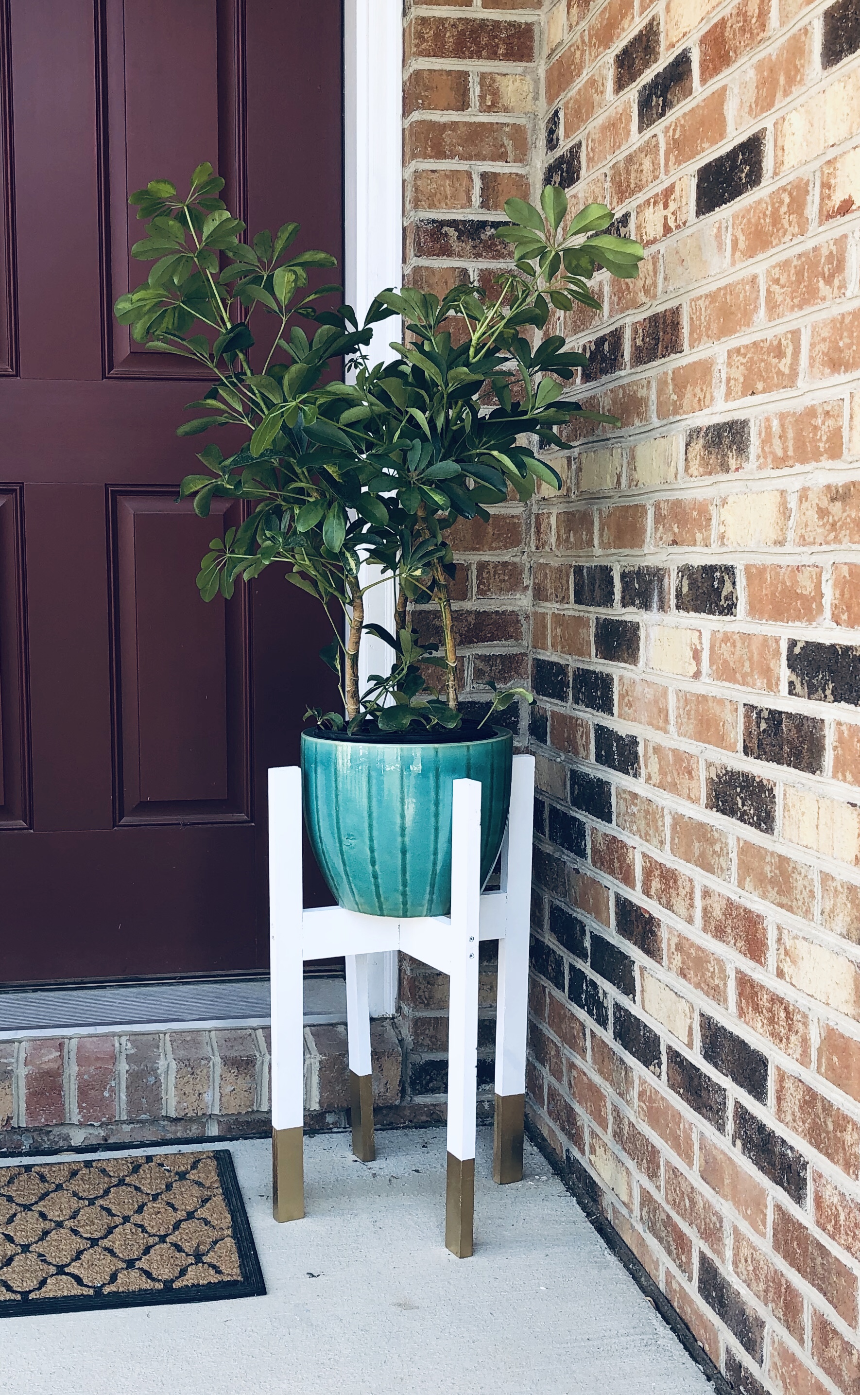 how to make a mid century plant stand. Things you need to know before making a mid century plant stand. DIY Mid century plant stand.